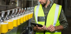 Revisión técnica dentro del servicio técnico oficial de periféricos para la industria del plástico