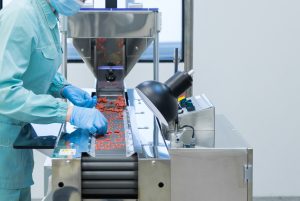 Servicio técnico oficial de periféricos para la industria del plástico en línea de producción industrial