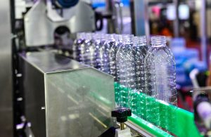 distribuidor oficial de periféricos para la industria del plástico - botellas